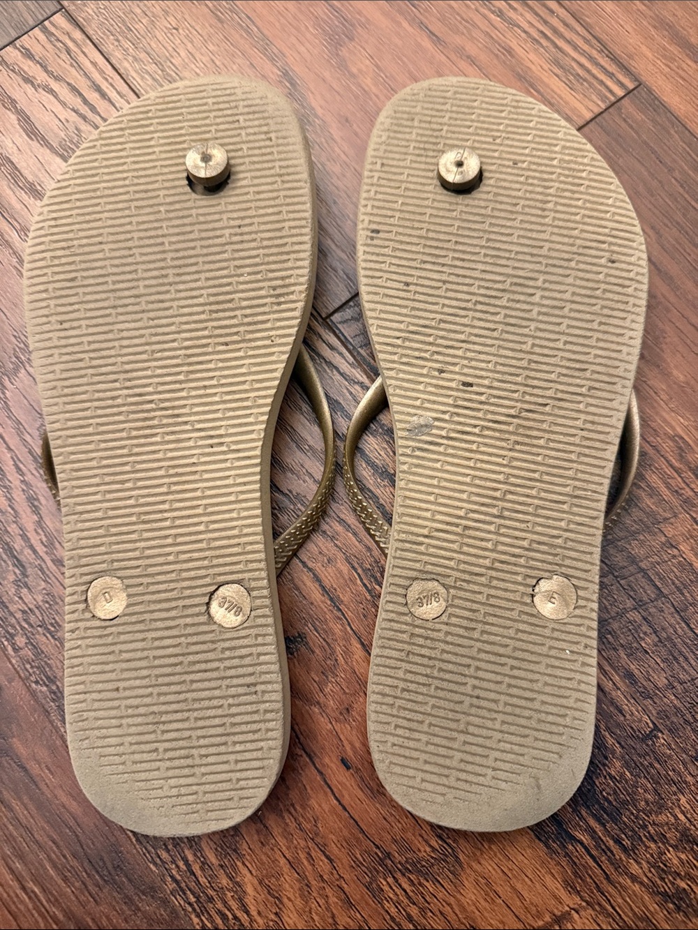 Havaianas Slim Metallic Gold Flip Flops - Picture 3 of 4